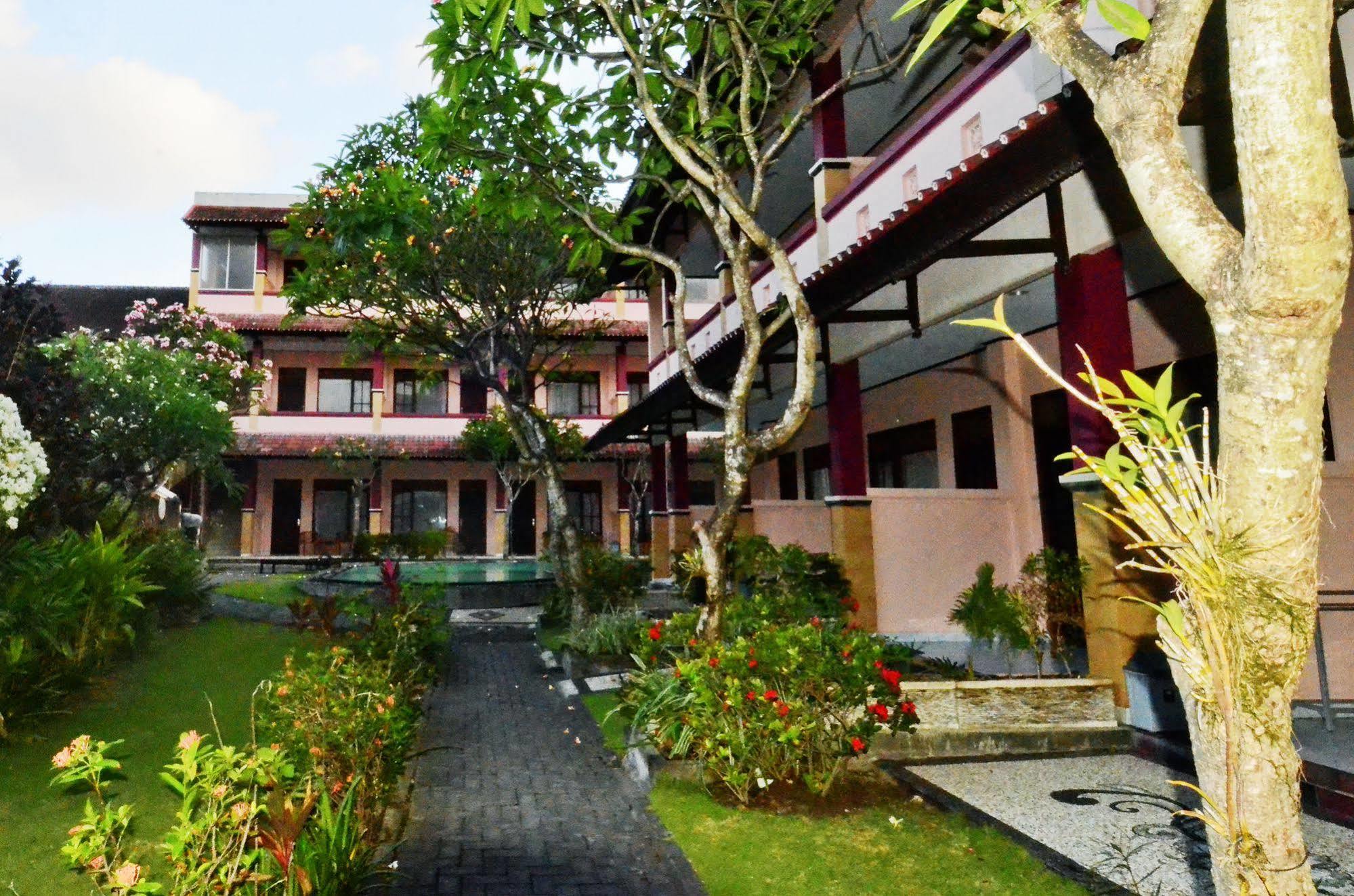Pesona Beach Inn Kuta Lombok Exterior foto